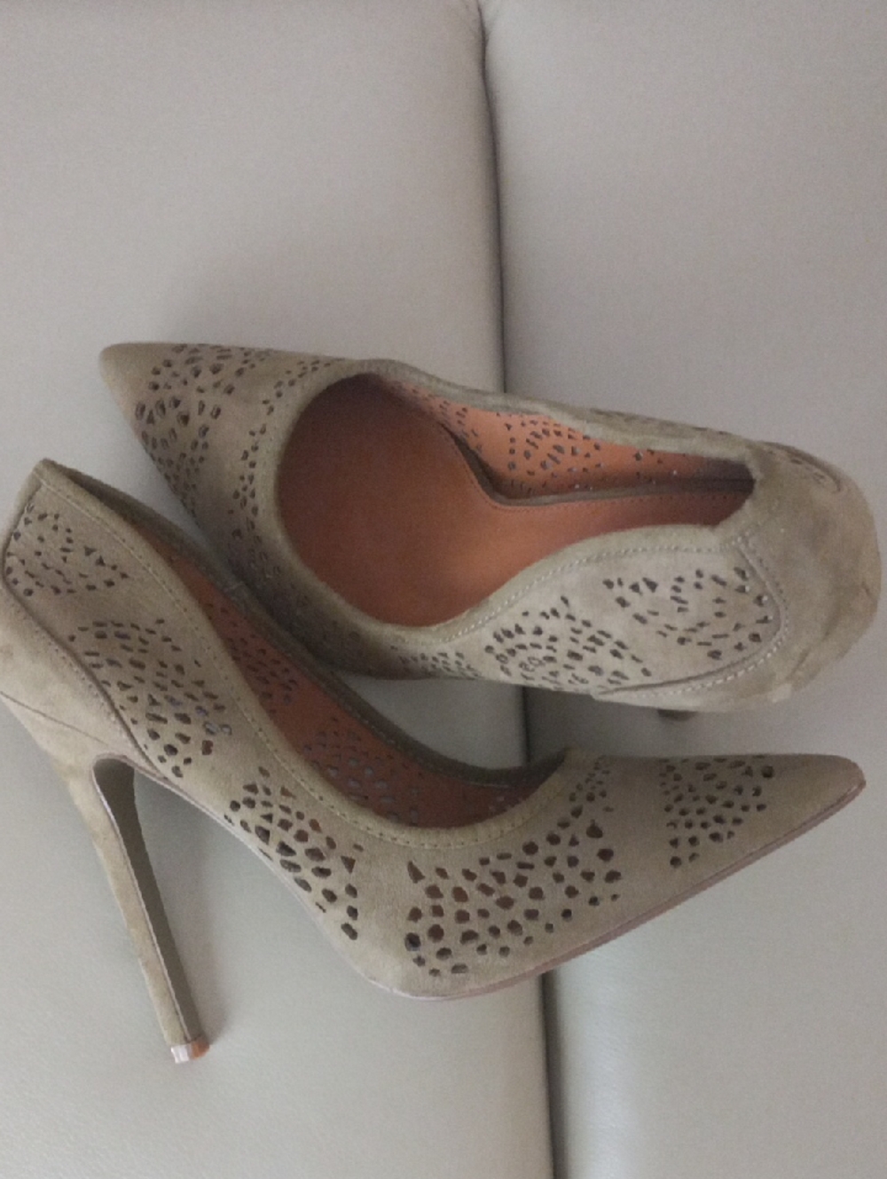 Cape Robbin Women's Olive Green Laser-Cut Pointed Toe Pumps Size 9M - Picture 14 of 17